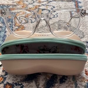 *prescripted glass Vogue Clear frames